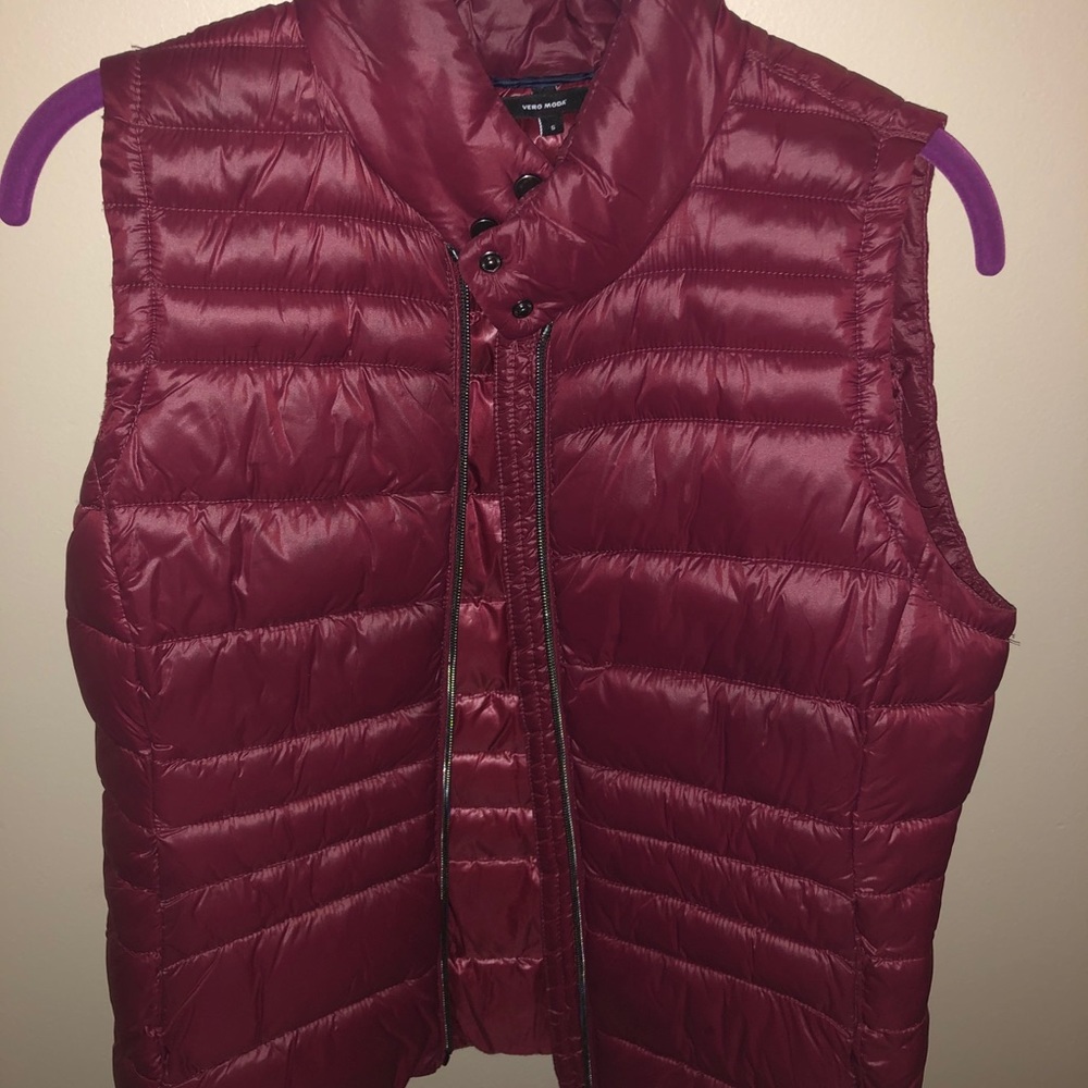 Vero Modo burgundy vest